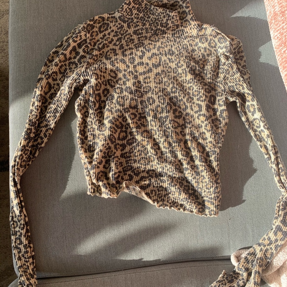 UO Cheetah Turtleneck